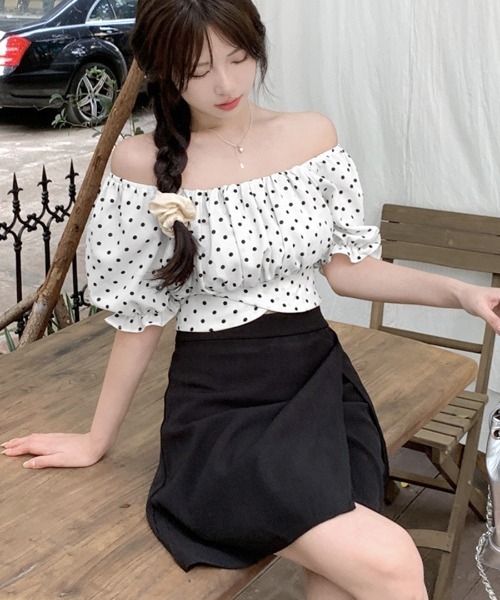 REMUR(レミュール)の「ドット柄オフショルトップス 2WAY ショート丈(Tシャツ/カットソー・レディース・ホワイト・FREE)」の5枚目の写真