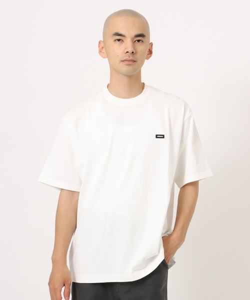 atmos(アトモス)の「atmos Patch Logo T-Shirt / アトモス パッチロゴ T-シャツ(Tシャツ/カットソー・メンズ・ブラック/ホワイト・3XL/XXL/L/M/XL/S)」の2枚目の写真