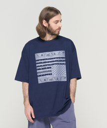 CARGOBROS（カーゴブロス）の「(ビッグサイズ) アメリカンペイズリー ストリート 半袖Tシャツ (ネイビー)（Tシャツ/カットソー）」
