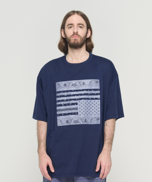 CARGOBROS(カーゴブロス)の「(ビッグサイズ) アメリカンペイズリー ストリート 半袖Tシャツ (ネイビー)(Tシャツ/カットソー・メンズ・その他・FREE)」の2枚目の写真