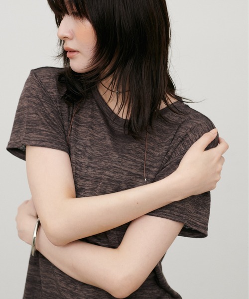 LARUTA(ラルータ)の「【LARUTA】スラブ天竺Tシャツ(Tシャツ/カットソー・レディース・パープル/ブラウン/アイボリー/モカ・FREE)」の1枚目の写真