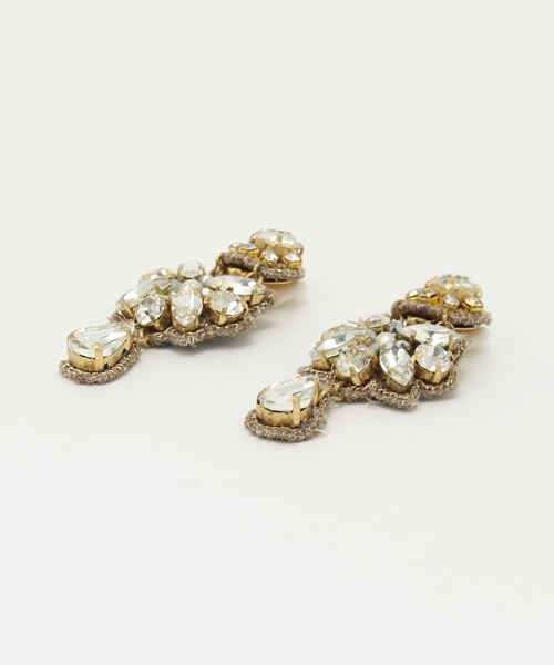 DouDou（ドゥドゥ）の「【MAYGLOBE】【再入荷】ビジューイヤリング（イヤリング・レディース・ブラック/ホワイト・FREE）」の3枚目の写真