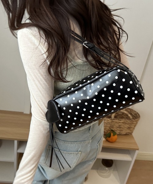 mebole(メボレ)の「dot square shoulder bag(ショルダーバッグ・レディース・アイボリー/ブラック・FREE)」の12枚目の写真