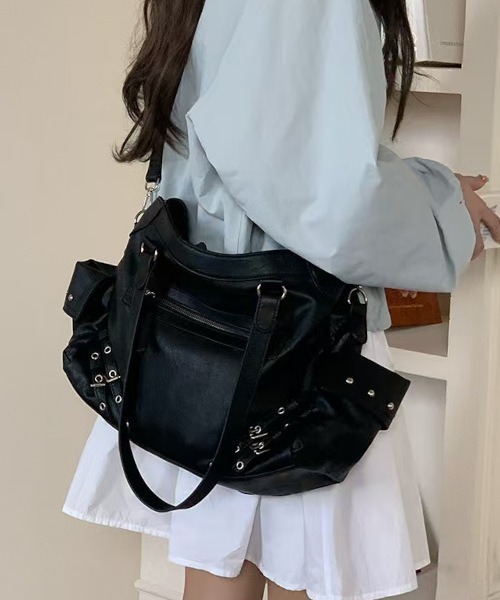 MASHIRO(マシロ)の「【MASHIRO】Y2Kベルトデザイン 3WAYショルダーバッグ(MA/EK640)(ショルダーバッグ・レディース・ブラック・FREE)」の2枚目の写真