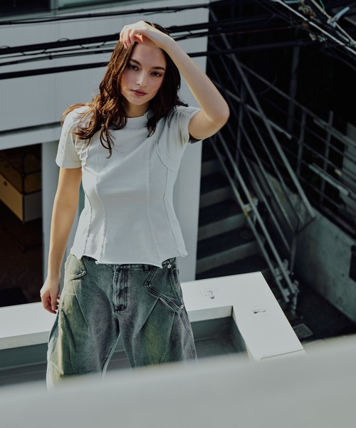 CONZ（コンズ）の「cut out slim T-shirt（Tシャツ/カットソー・レディース・ブラック/オフホワイト/ダークグレー・1/2/3）」の6枚目の写真