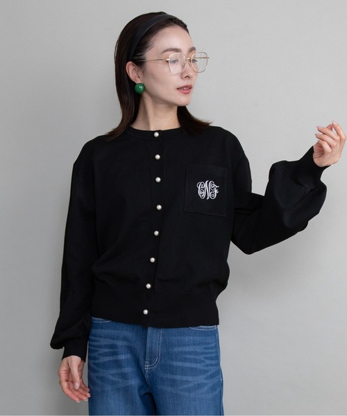 lodie(ロディ)の「胸ロゴ刺繍ニットカーデ(カーディガン/ボレロ・レディース・ベージュ/ブラック/グレー・FREE)」の1枚目の写真