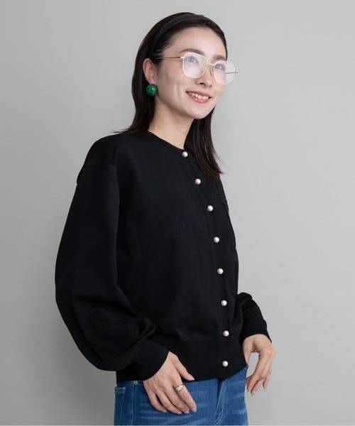 lodie(ロディ)の「胸ロゴ刺繍ニットカーデ(カーディガン/ボレロ・レディース・ベージュ/ブラック/グレー・FREE)」の10枚目の写真