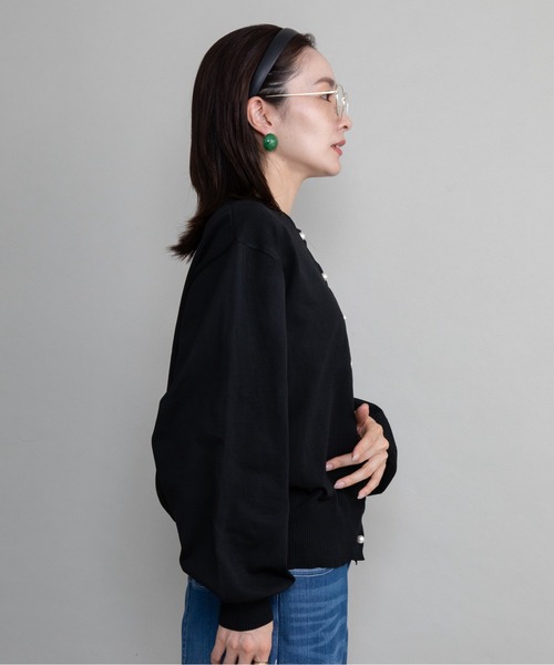 lodie(ロディ)の「胸ロゴ刺繍ニットカーデ(カーディガン/ボレロ・レディース・ベージュ/ブラック/グレー・FREE)」の11枚目の写真