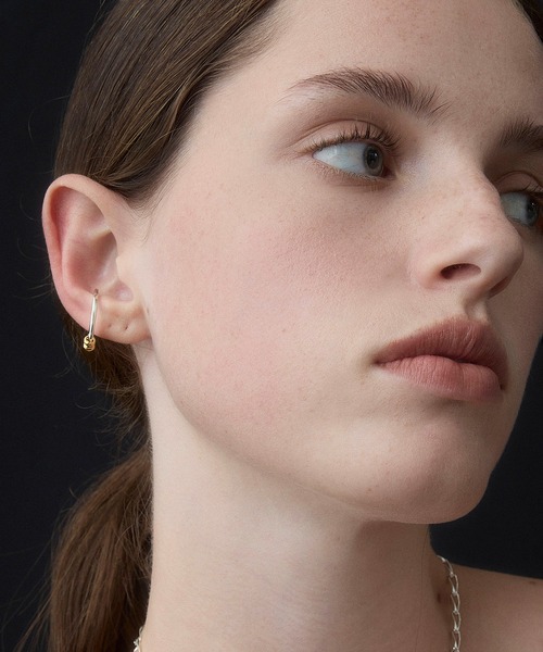 LAPUIS(ラピュイ)の「LAPUIS(ラピュイ)Plate heart ear cuff(イヤーカフ・レディース・ゴールド/マルチ・FREE)」の3枚目の写真