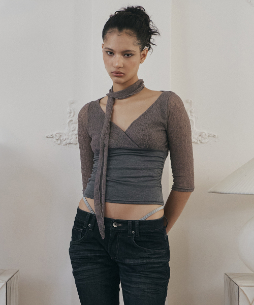 PLEASENOFOLLOW(プリーズノーフォロー)の「Heidi Shirring Long Sleeve Top (Khaki)(Tシャツ/カットソー・レディース・その他・FREE)」の1枚目の写真