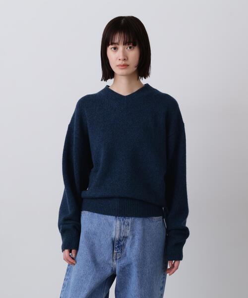 YLEVE(イレーヴ)の「YLEVE / WOOL CASHMERE MELANGE KNIT V NECK PULL OVER(ニット/セーター・レディース・ブラック/ブルー・1)」の1枚目の写真