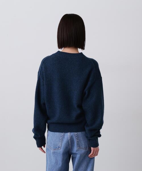 YLEVE(イレーヴ)の「YLEVE / WOOL CASHMERE MELANGE KNIT V NECK PULL OVER(ニット/セーター・レディース・ブラック/ブルー・1)」の8枚目の写真