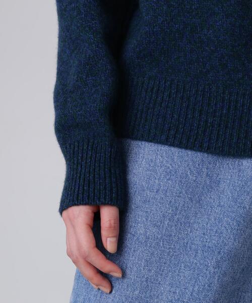 YLEVE(イレーヴ)の「YLEVE / WOOL CASHMERE MELANGE KNIT V NECK PULL OVER(ニット/セーター・レディース・ブラック/ブルー・1)」の11枚目の写真