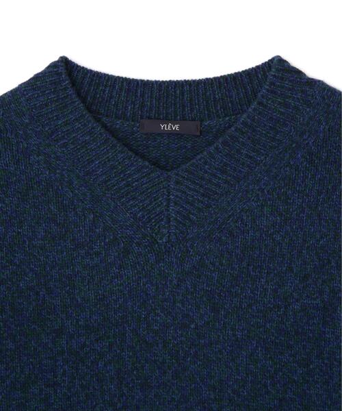 YLEVE(イレーヴ)の「YLEVE / WOOL CASHMERE MELANGE KNIT V NECK PULL OVER(ニット/セーター・レディース・ブラック/ブルー・1)」の13枚目の写真