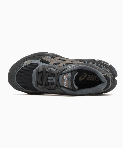 ASICS(アシックス)の「ASICS(アシックス) GEL-NYC2.0 1203A895(スニーカー・メンズ・ブラック・25.5cm/26cm/26.5cm/27cm/27.5cm/28cm/29cm)」の2枚目の写真