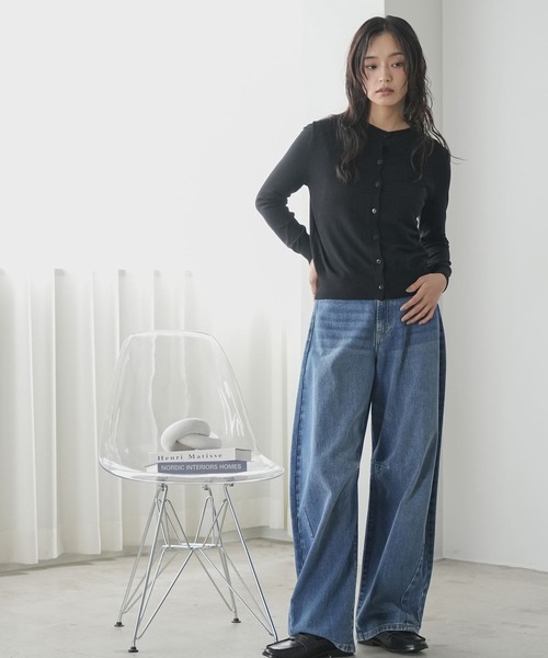 mili an deni(ミリアンデニ)の「ウォッシャブルクルーネックベーシックニットカーディガン(カーディガン/ボレロ・レディース・ブルー/チャコールグレー/ブラック/ネイビー/アイボリー/ライトベージュ・M)」の8枚目の写真
