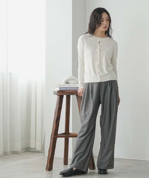mili an deni(ミリアンデニ)の「ウォッシャブルクルーネックベーシックニットカーディガン(カーディガン/ボレロ・レディース・ブルー/チャコールグレー/ブラック/ネイビー/アイボリー/ライトベージュ・M)」の13枚目の写真