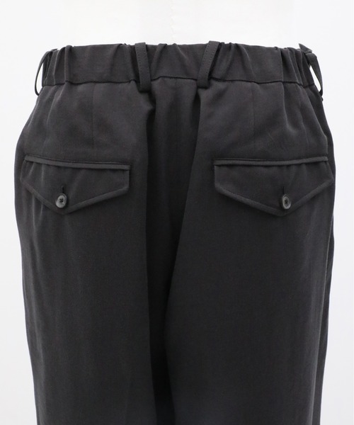 UNITED TOKYO(ユナイテッドトウキョウ)の「【新作】SILK NYLON TWILL ワイドスラックス |高級素材/シルク/秋服/タック/クリース(その他パンツ・メンズ・ブラック/ブラウン・1/2)」の3枚目の写真