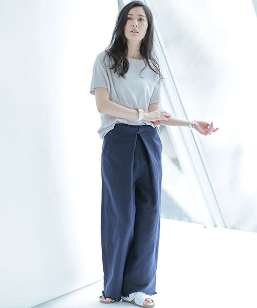 NANO universe（ナノユニバース）の「ベーシッククルーTee（Tシャツ/カットソー・レディース・ライトカーキ/ライトグレー/オフホワイト/クリーム/チャコール/ラベンダー・36/38）」の14枚目の写真