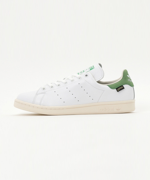 adidas（アディダス）の「オリジナルス スタンスミス [STAN SMITH Gore-Tex]（スニーカー・メンズ・ブラック・25.0cm/22.0cm/26.5cm/27.0cm/24.0cm/25.5cm/23.0cm/26.0cm/27.5cm/28.5cm/28.0cm/24.5cm/22.5cm/23.5cm）」の2枚目の写真