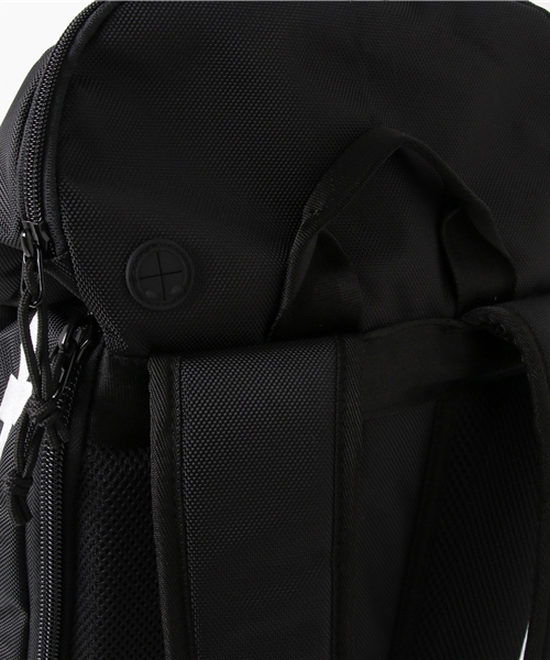 XLARGE（エクストララージ）の「XLARGE×NEWERA RUCKSACK / ニューエラ（バックパック/リュック・メンズ・ブラック・ONE SIZE）」の4枚目の写真