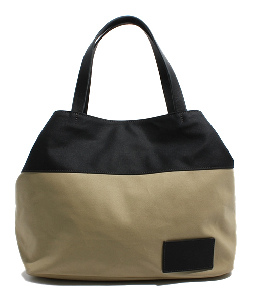 BEAMS（ビームス）の「BEAMS / キャンバスオイル2トーントート（トートバッグ・メンズ・ナチュラル/ベージュ/ホワイト系その他/グレー/ブラック・ONE SIZE）」の4枚目の写真