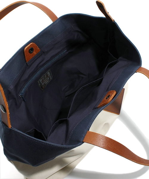 BEAMS（ビームス）の「BEAMS / キャンバスオイル2トーントート（トートバッグ・メンズ・ナチュラル/ベージュ/ホワイト系その他/グレー/ブラック・ONE SIZE）」の15枚目の写真