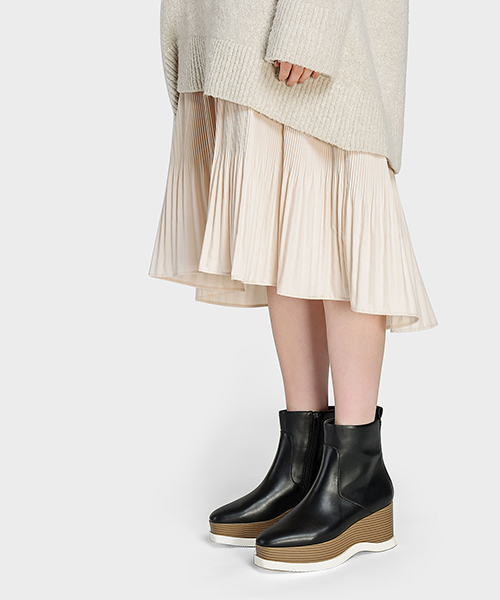 CHARLES & KEITH(チャールズ & キース)の「プラットフォームカフブーツ / PLATFORM CALF BOOTS(ブーツ・レディース・ブラック/ブラウン・25cm/23cm/23.5cm/22.5cm/24.5cm)」の14枚目の写真