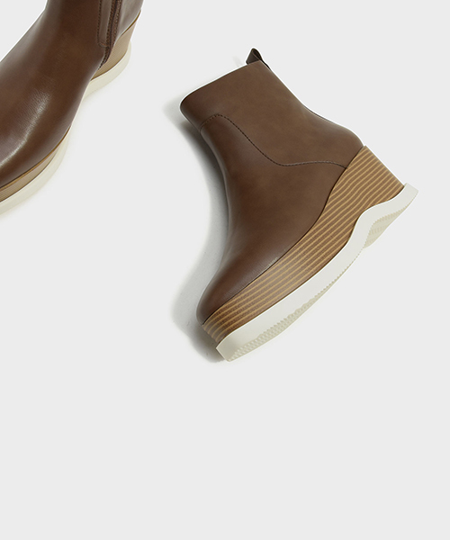 CHARLES & KEITH(チャールズ & キース)の「プラットフォームカフブーツ / PLATFORM CALF BOOTS(ブーツ・レディース・ブラック/ブラウン・25cm/23cm/23.5cm/22.5cm/24.5cm)」の13枚目の写真