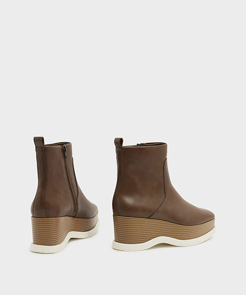 CHARLES & KEITH(チャールズ & キース)の「プラットフォームカフブーツ / PLATFORM CALF BOOTS(ブーツ・レディース・ブラック/ブラウン・25cm/23cm/23.5cm/22.5cm/24.5cm)」の7枚目の写真