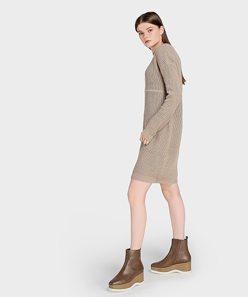 CHARLES & KEITH(チャールズ & キース)の「プラットフォームカフブーツ / PLATFORM CALF BOOTS(ブーツ・レディース・ブラック/ブラウン・25cm/23cm/23.5cm/22.5cm/24.5cm)」の10枚目の写真