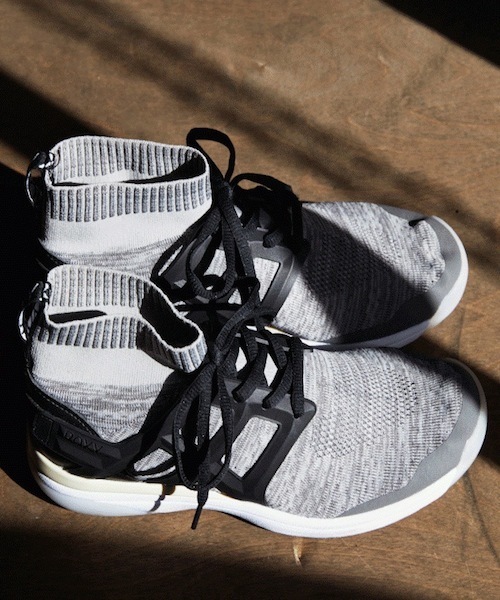 ROXY（ロキシー）の「JIFFY/ロキシー スニーカー ハイカット フィットネス ヨガ ジム ランニング（スニーカー・レディース・グレー/ブラック・23.5cm/23cm/24.5cm/24cm/25cm）」の2枚目の写真
