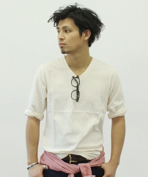 JOURNAL STANDARD（ジャーナルスタンダード）の「●【WEB限定】USAコットン Vネック7スリーブカットソー #（Tシャツ/カットソー・メンズ・ブラック/ホワイト/アイボリー/ダークブルー・MEDIUM/LARGE）」の3枚目の写真