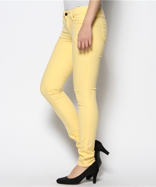 And A(アンドエー)の「POP COLOR JEGGINGS (LEE)(デニムパンツ・レディース・グリーン/イエロー/ピンク/ホワイト・36/38/40)」の5枚目の写真