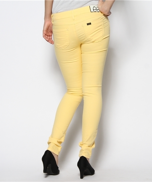 And A(アンドエー)の「POP COLOR JEGGINGS (LEE)(デニムパンツ・レディース・グリーン/イエロー/ピンク/ホワイト・36/38/40)」の6枚目の写真