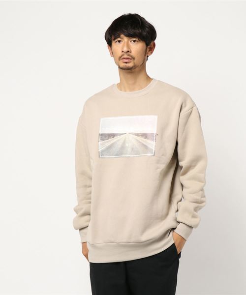 kutir(クティール)の「裏起毛ビッグトップス フォトプリント(スウェット・メンズ・ライトグレー/ブラック/ダークブラウン/ベージュ/ボルドー・MEDIUM/LARGE)」の4枚目の写真