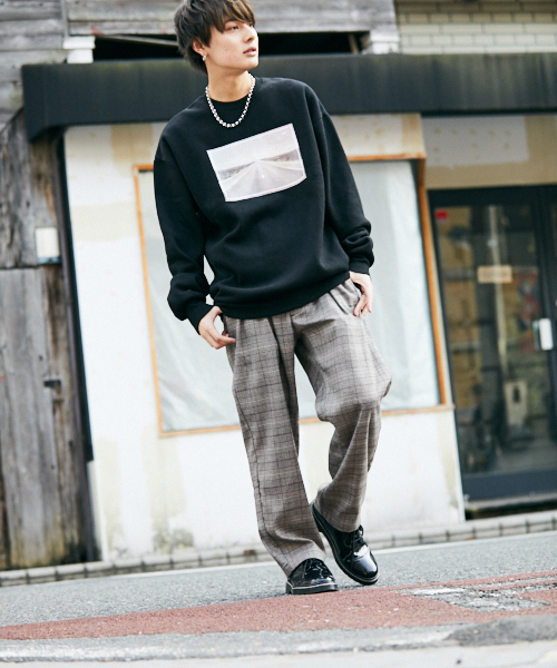 kutir(クティール)の「裏起毛ビッグトップス フォトプリント(スウェット・メンズ・ライトグレー/ブラック/ダークブラウン/ベージュ/ボルドー・MEDIUM/LARGE)」の6枚目の写真