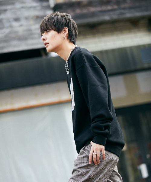 kutir(クティール)の「裏起毛ビッグトップス フォトプリント(スウェット・メンズ・ライトグレー/ブラック/ダークブラウン/ベージュ/ボルドー・MEDIUM/LARGE)」の8枚目の写真