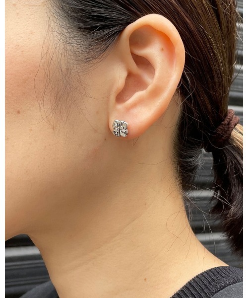 VIVIFY(ビビファイ)の「ピアス/クローバー(ピアス(片耳用)・メンズ・シルバー・フリー)」の5枚目の写真