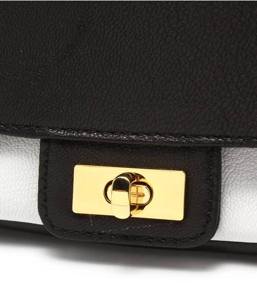 LOUNGEDRESS（ラウンジドレス）の「PotioRフラップポケット（トートバッグ・レディース・ブラック/ベージュ・ﾌﾘ-）」の12枚目の写真