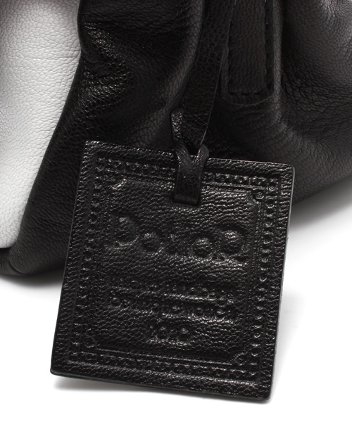 LOUNGEDRESS（ラウンジドレス）の「PotioRフラップポケット（トートバッグ・レディース・ブラック/ベージュ・ﾌﾘ-）」の9枚目の写真