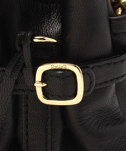 LOUNGEDRESS（ラウンジドレス）の「PotioRフラップポケット（トートバッグ・レディース・ブラック/ベージュ・ﾌﾘ-）」の8枚目の写真