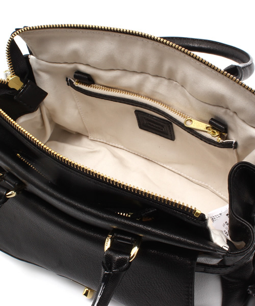 LOUNGEDRESS（ラウンジドレス）の「PotioRフラップポケット（トートバッグ・レディース・ブラック/ベージュ・ﾌﾘ-）」の7枚目の写真