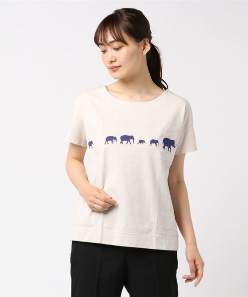 quadro（クオドロ）の「マハバーラ度詰天竺プリントクルーT（Tシャツ/カットソー・レディース・ホワイト/ダークブラウン/グレー/アイボリー/ホワイト系その他・FREE）」の3枚目の写真