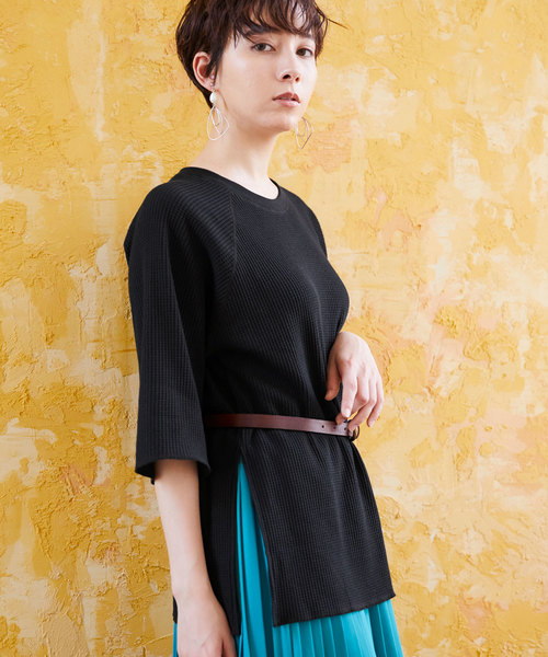 Chaco closet(チャコ クローゼット)の「ビッグワッフルスリットカットチュニック(Tシャツ/カットソー・レディース・バイオレット/オフホワイト/ベージュ/ブラック・FREE)」の3枚目の写真