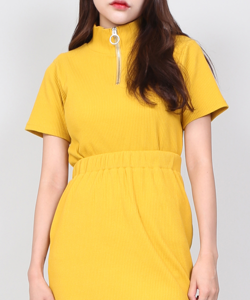 PUNYUS(プニュズ)の「ハーフZIPリブトップス(Tシャツ/カットソー・レディース・マスタード/パープル/ブラック・1/2/3/4)」の3枚目の写真