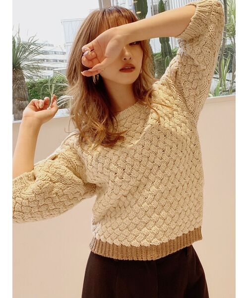 RESEXXY（リゼクシー）の「配色ニットトップス（ニット/セーター・レディース・ベージュ/オフホワイト/ワイン・FREE）」の4枚目の写真