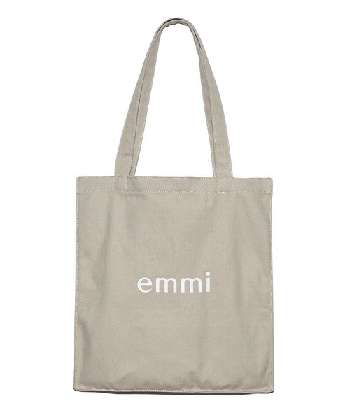 emmi（エミ）の「【emmi yoga】撥水ロゴトートBag（トートバッグ・レディース・ベージュ/オフホワイト/ブラック/グレー・FREE）」の4枚目の写真