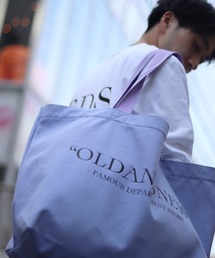 【ユニセックス】【 FAMOUS DEPARTMENT STORE】 ロゴトートバッグ