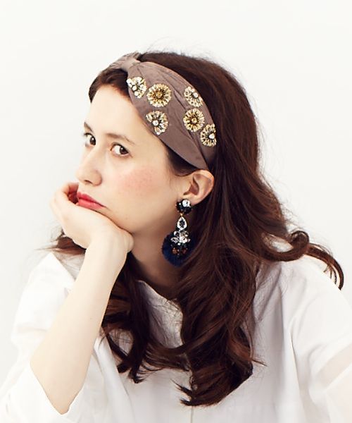 Another Edition(アナザーエディション)の「NAMURATA JOSHIPURA エンブロカチューシャ/ NAMURATA/J EMBR KTS◆(カチューシャ・レディース・ライトグレー/ライトピンク/ワインレッド・フリー)」の3枚目の写真